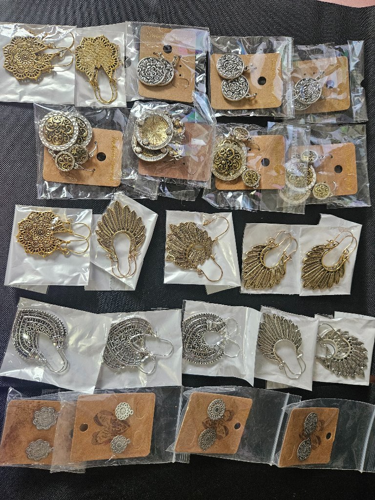 23 Pair Boho Earrings Lot Gold Silver Tone Boutique Resale Wholesale Bundle